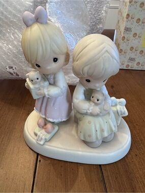 Enesco Precious Moments 528633 To A Very Special Sister